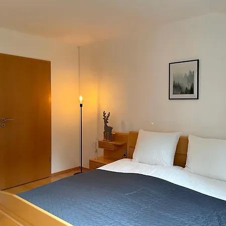 Sonne Mit Großem Garten *