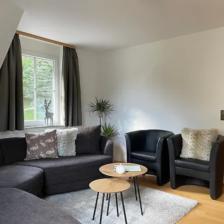 Sonne Mit Grossem Garten Schwalefeld