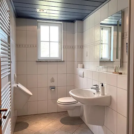 Sonne Mit Großem Garten *